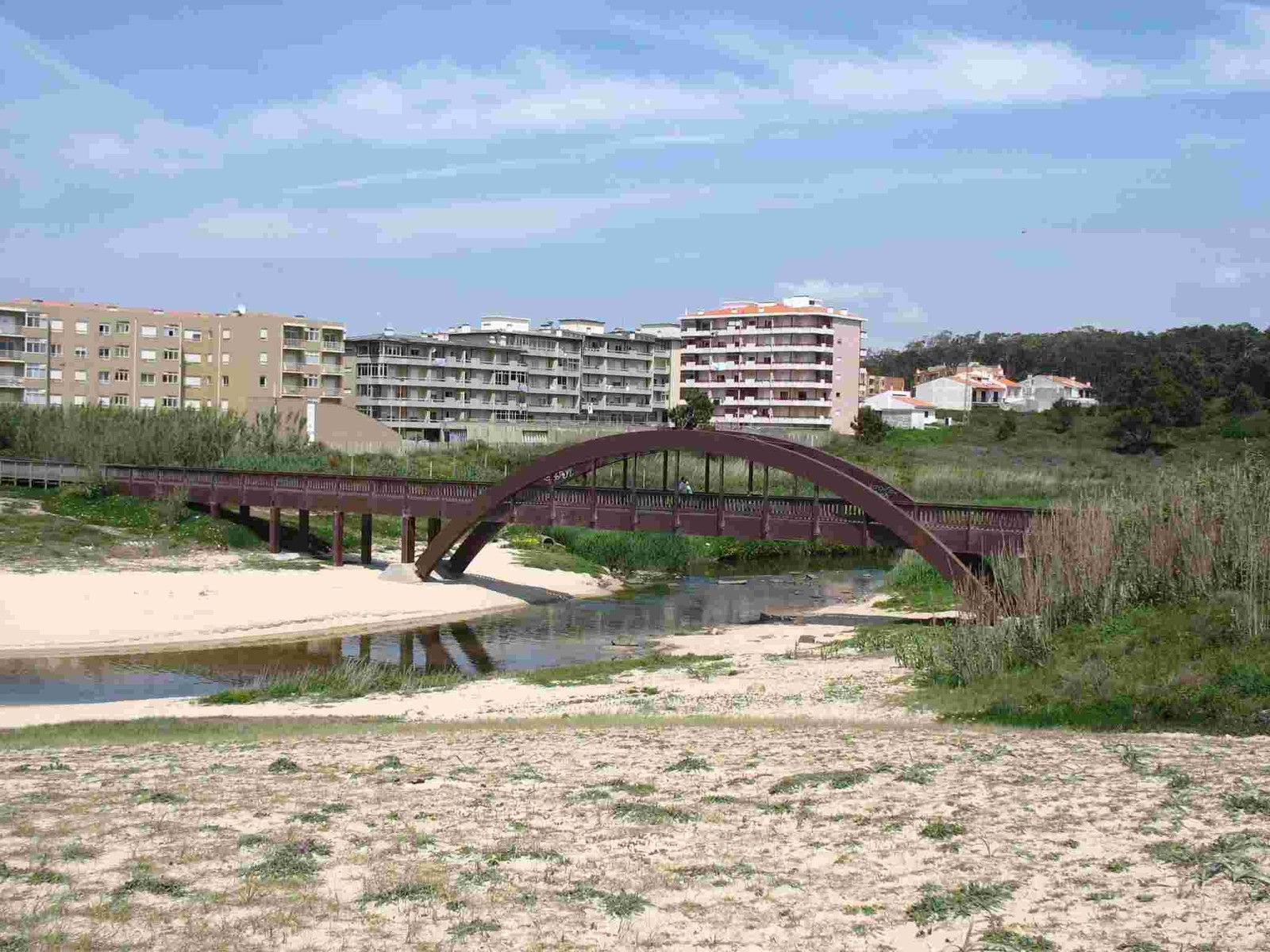 W2 - passadiço com ponte sobre o rio Onda