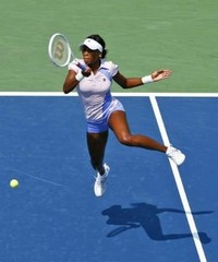 Também Venus Williams esteve bem, vencendo Ioana Raluca-Olaru, por 6-4 e 6-2.