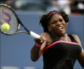 Tal como...Serena Williams. A mais nova também venceu em duas ocasiões: 1999 e 2002, tendo as da irmã sugerido pelo meio.