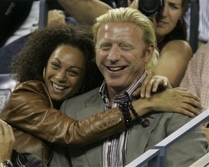 E Boris Becker, na companhia da namorada, também marcou presença.