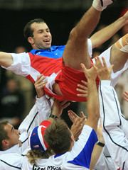 Radek Stepanek conquistou o último ponto para os checos, selando a vitória final da equipa da casa