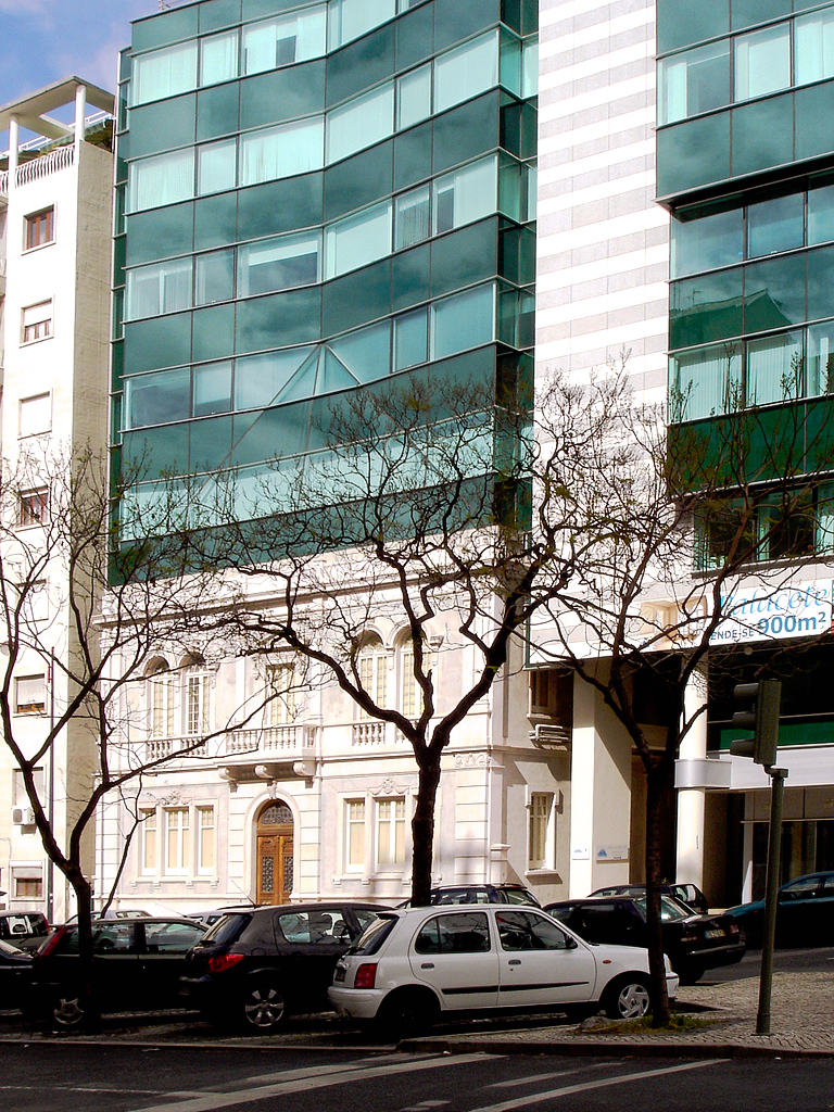 Vende-se palacete, Lisboa, 2008.